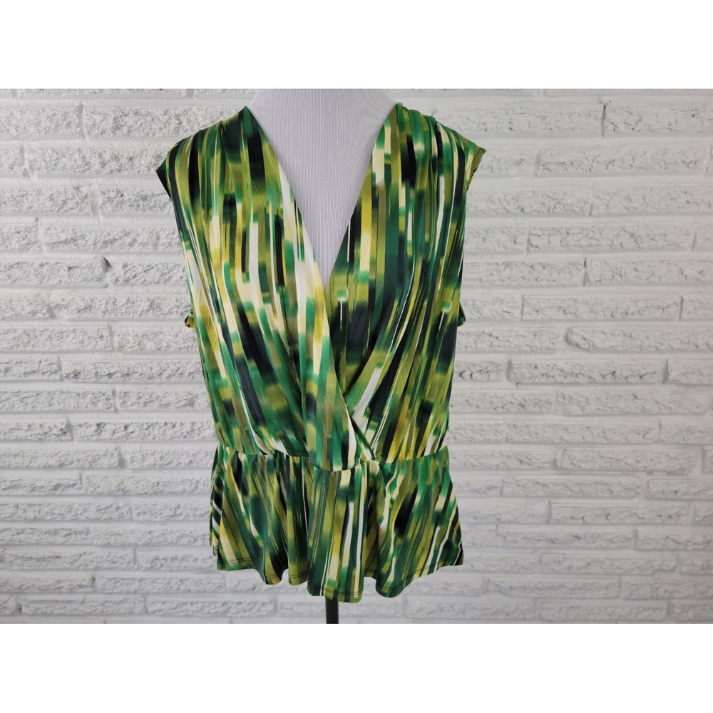 Worthington Women's 1X Plus Green Watercolor Sleeveless V-Neck Blouse Stretch